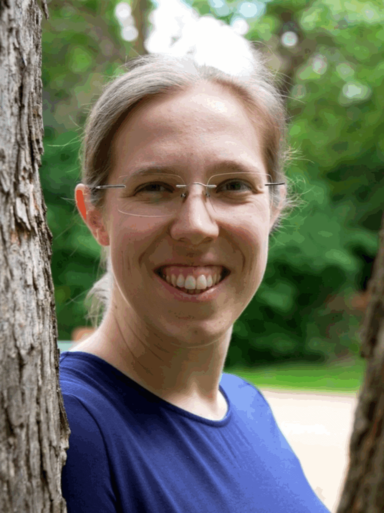 Portrait Jana lächelt